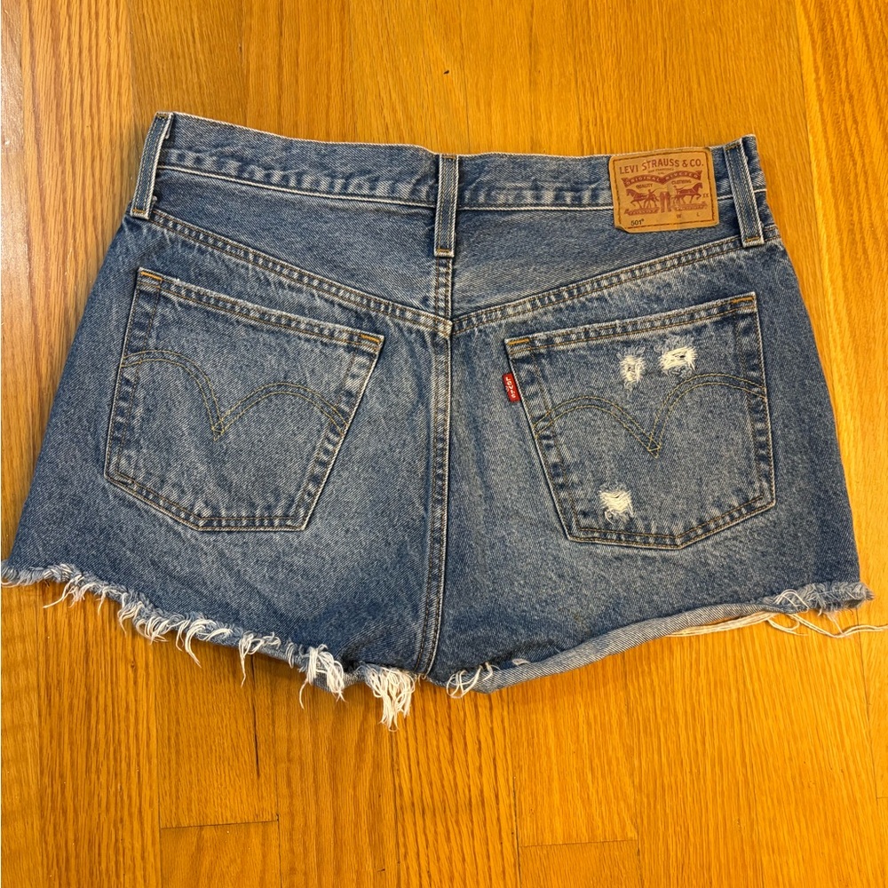Levi’s Strauss & Co 501 Jean Shorts Size 30 - Picture 2 of 7